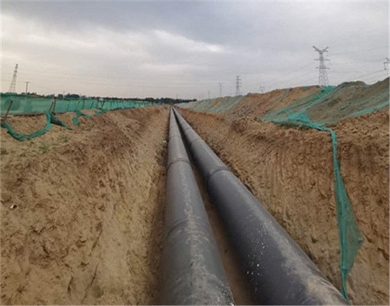 聚氨酯保溫管施工現(xiàn)場 聚氨酯保溫管施工現(xiàn)場